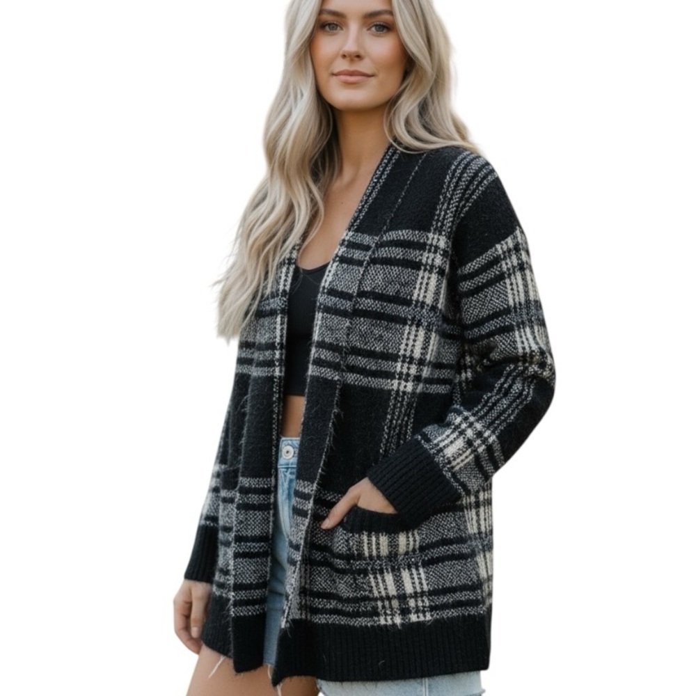 Cyrus Small Black Cozy Plaid Cardigan Pockets Neutral Layering